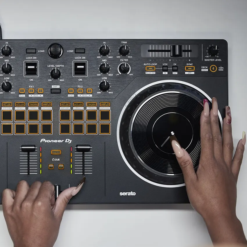 Pioneer DJ DDJ-REV1 Controlador para Serato DJ