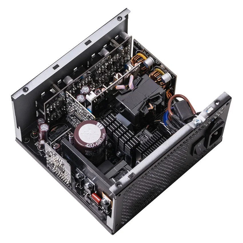Fuente de alimentación modular ADATA XPG CORE REACTOR 750W 80 PLUS Gold