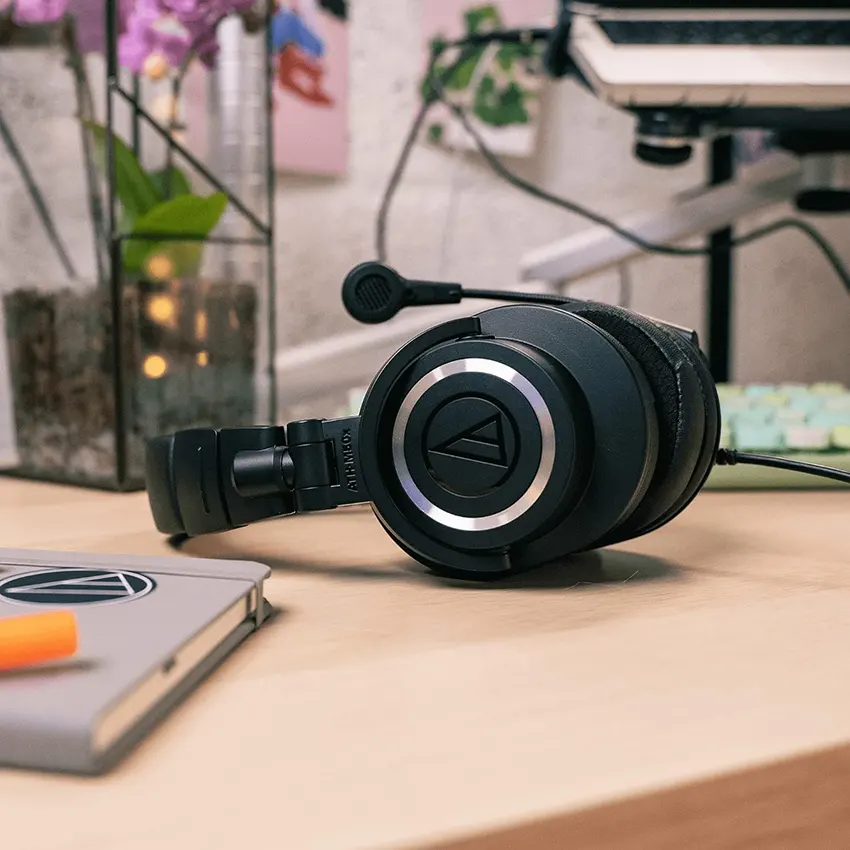 Auriculares Audio-Technica ATH-M50xSTS StreamSet con conectores XLR y de mini-plug de 3,5 mm (Negro) Auriculares Audio-Technica ATH-M50xSTS StreamSet con conectores XLR y de mini-plug de 3,5 mm (Negro)
