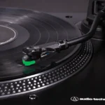 Bandeja Giradiscos Audio-Technica AT-LP120XBT-USB con USB y Bluetooth (Negra)