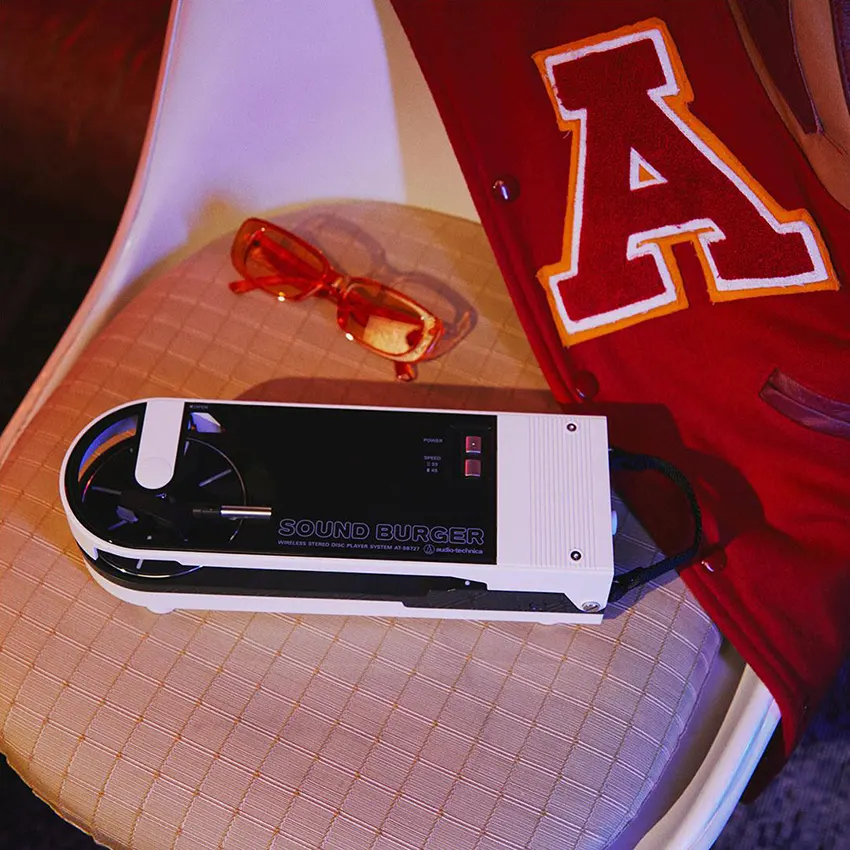 Bandeja Giradiscos Portátil Audio-Technica Sound Burger AT-SB727-WH con Bluetooth (Blanca) Bandeja Giradiscos Portátil Audio-Technica Sound Burger AT-SB727-WH con Bluetooth (Blanca)