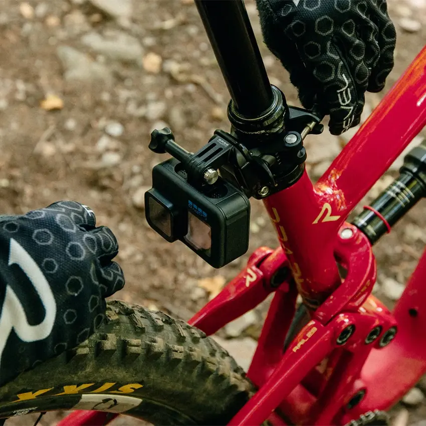 GoPro Sports Kit (Chesty + Handlebar / Seatpost / Pole Mount + Estuche) GoPro Sports Kit (Chesty + Handlebar / Seatpost / Pole Mount + Estuche)