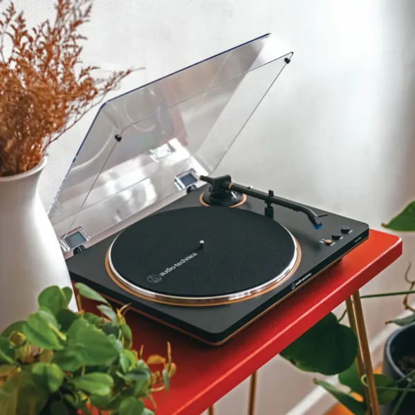 Bandeja Giradiscos Audio-Technica AT-LP70X (Negro / Bronce)