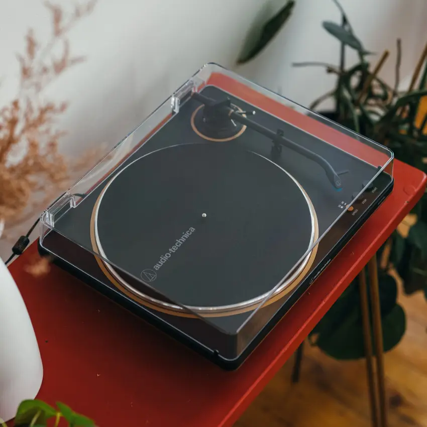 Bandeja Giradiscos Audio-Technica AT-LP70X (Negro / Bronce) Bandeja Giradiscos Audio-Technica AT-LP70X (Negro / Bronce)