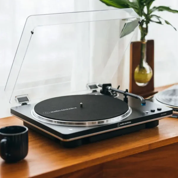 Bandeja Giradiscos Audio-Technica AT-LP70XBT con Bluetooth (Negro / Plateado)