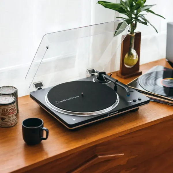 Bandeja Giradiscos Audio-Technica AT-LP70XBT con Bluetooth (Negro / Bronce)