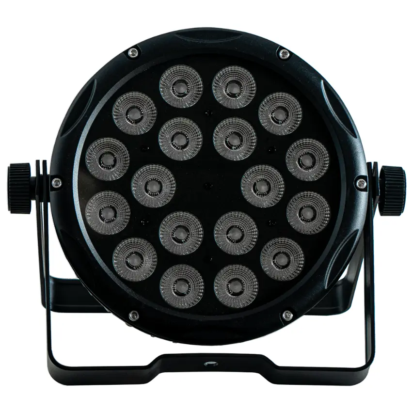 8 Spot PLS IPL-18, 18 LEDs x 6W RGBWAUV, Incluye Flight Case 8 Spot PLS IPL-18, 18 LEDs x 6W RGBWAUV, Incluye Flight Case