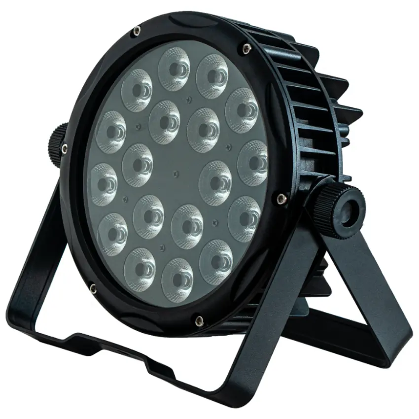 8 Spot PLS IPL-18, 18 LEDs x 6W RGBWAUV, Incluye Flight Case 8 Spot PLS IPL-18, 18 LEDs x 6W RGBWAUV, Incluye Flight Case