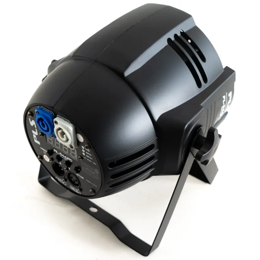 8 Spot PLS PL-543, 54 LEDs x 4W RGBW, Conectores Estilo Powercon, Incluye Flight Case