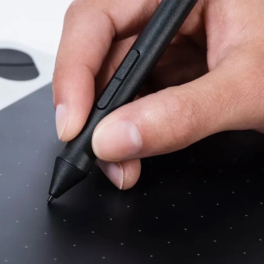 Lápiz óptico Wacom 2K, Deslizamiento suave, Botón lateral, Negro