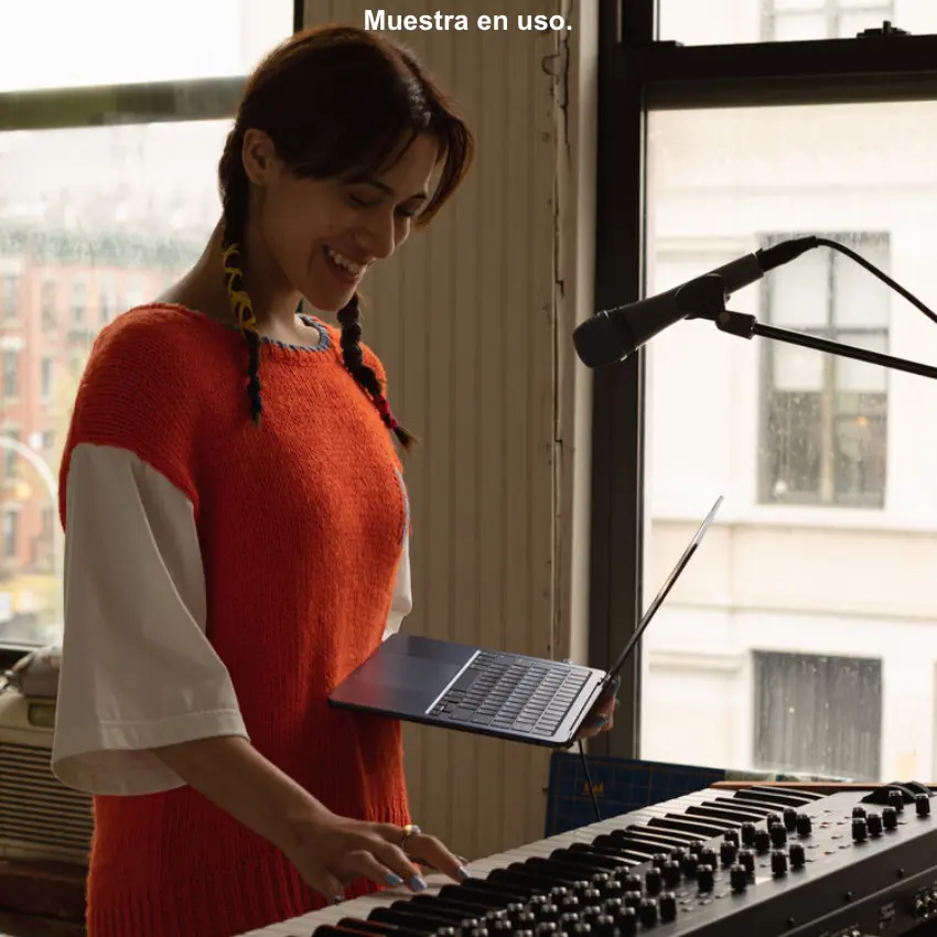 Apple MacBook Air de 13", Chip M2, 24GB RAM, 512GB SSD, Midnight, Azul Oscuro